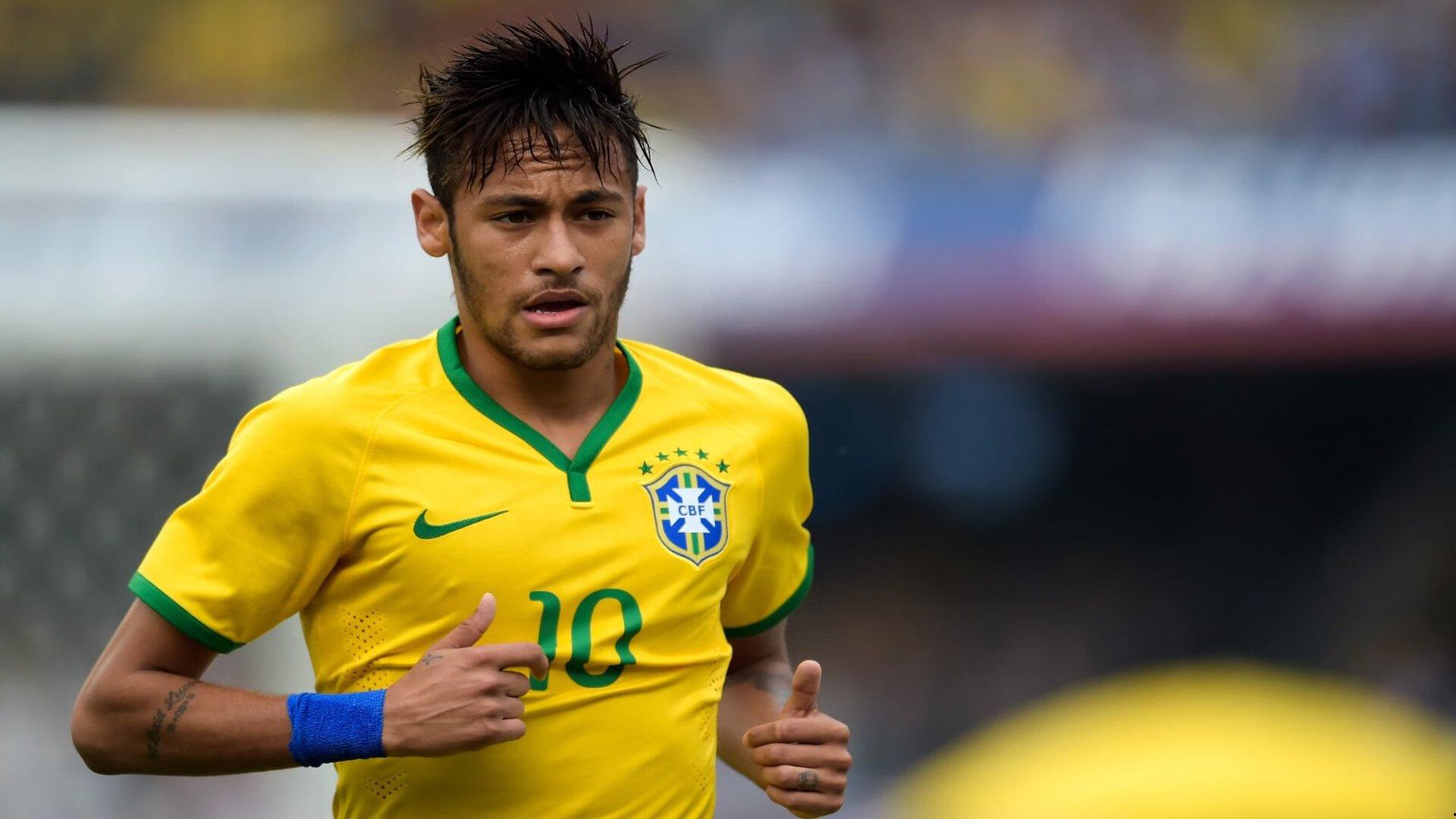 惊魂一幕!姆希塔良手臂遭重创痛苦倒地,福法纳无心之失引发赛场揪心时刻